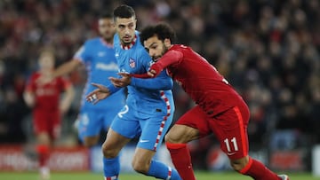 Soccer Football - Champions League - Group B - Liverpool v Atletico Madrid - Anfield, Liverpool, Britain - November 3, 2021 Atletico Madrid&#039;s Mario Hermoso in action with Liverpool&#039;s Mohamed Salah Action Images via Reuters/Lee Smith