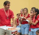 El ganador invita a pizza en Basilea: Federer, en su salsa