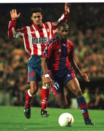 El jugador neerlands lleg al Barcelona en 1998 y estuvo hasta el 2000. No marc ningn gol.