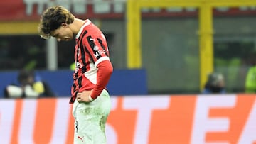 Milan (Italy), 18/02/2025.- AC Milans forward Joao Felix reacts during the UEFA Champions League knockout phase play-offs 2st leg match between AC Milan and Feyenoord at the Giuseppe Meazza Stadium in Milan, Italy, 18 February 2025. (Liga de Campeones, Italia) EFE/EPA/DANIEL DAL ZENNARO