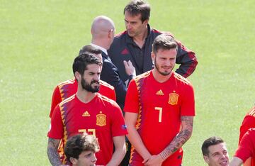 Isco and Saúl Ñíguez.