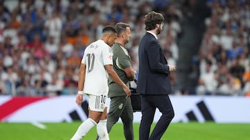MADRID, SPAIN - OCTOBER 04: Kylian Mbappe of Real Madrid is substituted off during the LaLiga EA Sports match between Real Madrid CF and Villarreal CF at Estadio Santiago Bernabeu on October 04, 2025 in Madrid, Spain. (Photo by Angel Martinez/Getty Images)