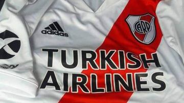 Se filtraron imágenes de la nueva camiseta titular de River