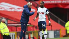 Jose Mourinho y Serge Aurier.