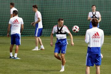 Rusia recibe la visita de Guus Hiddink en el entrenamiento