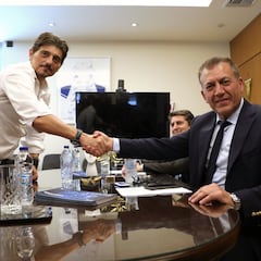 Giannakopoulos se reúne con el ministro estando en búsqueda y captura