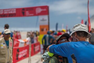 Este es el lado B de la competencia que se vive desde el 28 de noviembre en Perú. Rostros, sufrimiento y mucha alegría.