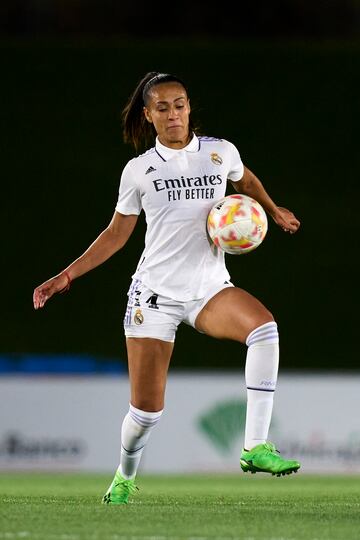 MADRID, SPAIN - AUGUST 18: Kathellen Sousa Feitoza of Real Madrid CF controls a ball during first round UEFA Women's Champions League between Real Madrid CF  and Sturm Graz at Estadio Alfredo Di Stefano on August 18, 2022 in Madrid, Spain. (Photo by Diego Souto/Quality Sport Images/Getty Images)
PUBLICADA 20/09/22 NA MA24 1COL
