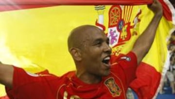 Latinoamérica encumbra a Marcos Senna tras el triunfo de España en la Eurocopa.