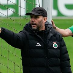 José Alberto: “¿Las bajas del Levante? Es un gallo, ya veréis qué alineación saca...”