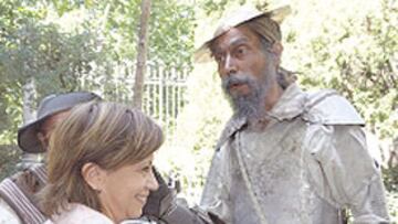 <b>INSPIRACIÓN. </b>Elena Espinosa con Don Quijote.