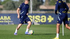 01/02/23 CADIZ CF ENTRENAMIENTO   JORGE MERE