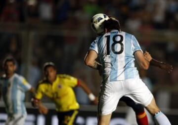 La Selección Argentina venció 3-0 a Colombia en San Juan, resultado que deja a la tricolor sexta en la tabla con 18 puntos.