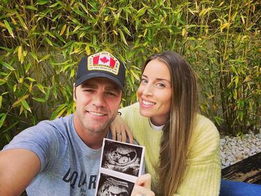 El DJ y expiloto de motociclismo vivió unas de las semanas más difíciles durante los últimos días de marzo y los primeros de abril. En apenas 10 días, Fonsi perdió a su padre y a su abuela, por lo que vivió con una especial felicidad la llegada de un nuevo bebé.