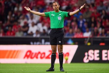 Así es Luis Enrique Santander, el árbitro del Cruz Azul vs América en la ida de las semifinales de la Liga MX
