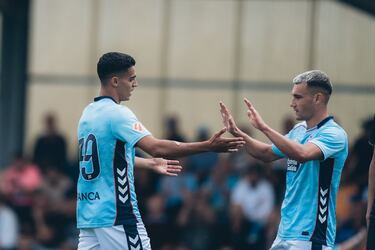 Moriba se merienda un bollo suizo