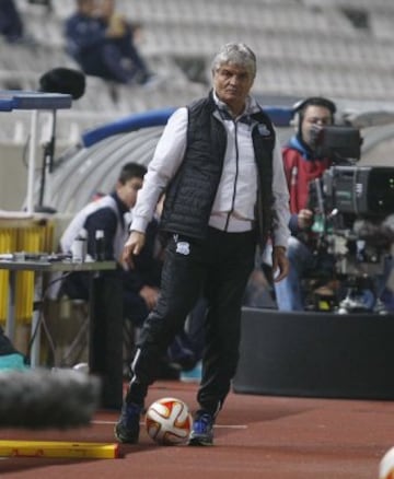 Andone entrenador del Apollon 