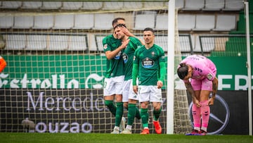 Álvaro Giménez celebra su gol al Eldense.