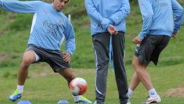 Luis Suárez y Godín en un entrenamiento de la selección uruguaya.