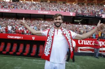 Fernando Llorente en su presentación con el Sevilla.