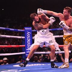 How many victories does Canelo have in his career? How many times has he lost?