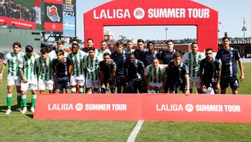 San Francisco (United States), 06/08/2023.- Real Sociedad and Real Betis pose for a group photo before their match in the LaLiga Summer Tour at Oracle Park in San Francisco, California, USA, 05 August 2023. EFE/EPA/JOHN G. MABANGLO
