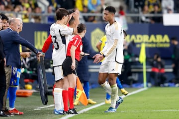 Gonzalo entra por Bellingham y debuta con el Real Madrid.