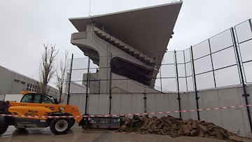 21/01/26 RAYO VALLECANO CAMBIO DE CESPED HIERBA EN EL ESTADIO DE VALLECAS