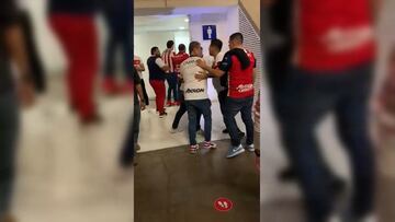 ¡Ya Gonzalo! Afición de Chivas se pelea tras el 0 a 0 vs León