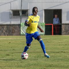 Al Cádiz se le atragantan las salidas