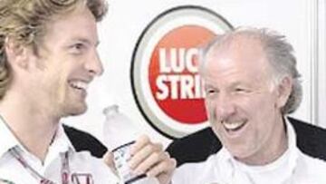 <b>VUELVE A LA CARGA. </b>Richards (a la derecha) con Button.