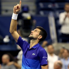Djokovic se eleva para ponerse a dos pasos del 21º título de Slam