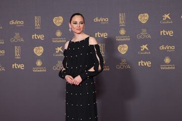 La actriz y cantante Leonor Watling con un vestido de Teresa Helbig.