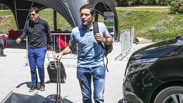 Marcelino y Alemany, a su llegada el s&aacute;bado a Crans Montana. 