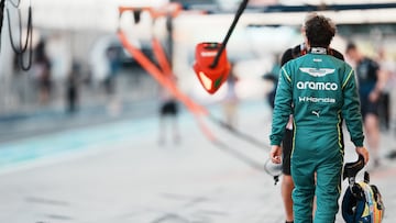 BAHRAIN, BAHRAIN - FEBRUARY 19: Fernando Alonso of Spain and Aston Martin F1 Team walks in the Pitlane during day two of F1 Testing at Bahrain International Circuit on February 19, 2026 in Bahrain, Bahrain. (Photo by Sona Maleterova/Getty Images)