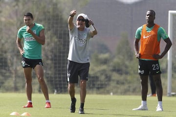 Hace un año, en el mes de junio, el entrenador pereirano volvía a Medellín después de un paso por la selección de Paraguay. Hace unas semanas renovó su contrato.