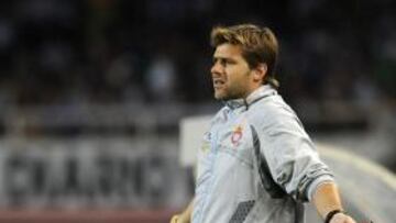 <b>REFLEXIÓN. </b>Pochettino, indignado en el encuentro de Anoeta, después de ese 1-0 que a la postre fue clave.