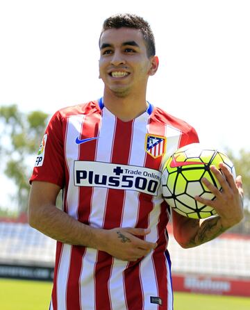 Se unió en diciembre de 2014 y debutó con el primer equipo en LaLiga el 22 de agosto de 2015 ante la UD Las Palmas en el Vicente Calderón. Ángel fue el último goleador rojiblanco en el Vicente Calderón.