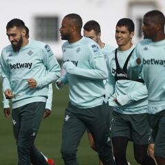 Víctor Ruiz, la novedad en la
lista del Betis para el derbi