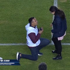¡Qué viva el amor! En el entretiempo del Atlante vs Pumas Tabasco, hubo pedida de matrimonio