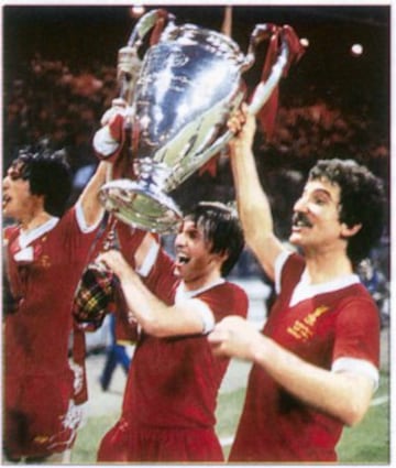 El Liverpool disfrutó de ocho años en la élite mundial, entre 1977 y 1985. En el centro de su plantilla de 1983-84 estaban tres escoceses: el defensor central Alan Hansen, el prolífico atacante Kenny Dalglish y el capitán del centro del campo, Graeme Soun