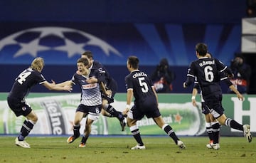 17 años y 216 días (Dinamo Zagreb 1-7 Lyon, 07/12/11) 