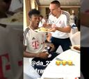 El 'bullying' de Vidal y Ribery a Alaba por su gran apetito