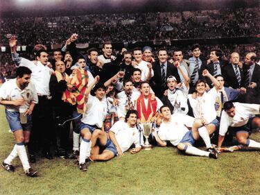 El Zaragoza, con 9 títulos, es un grande dormido. Sus seis Copas del Rey y aquella Recopa de Europa de 1995 aún resuenan en La Romareda. A día de hoy, se encuentra estancado en Segunda División, pero su historia lo mantiene entre los mejores clubes españoles.