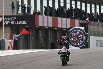 Fabio Quartararo se ha lelvado el Gran Premio de Portugal. Aleix y Zarco completaron el podio de Portimao. 