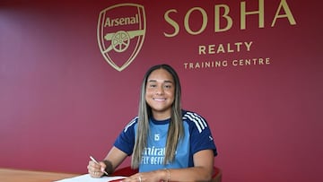 El Arsenal rompe el mercado con Olivia Smith