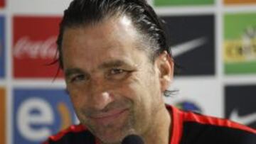 Pizzi durante su conferencia previo al duelo entre Chile y Argentina.