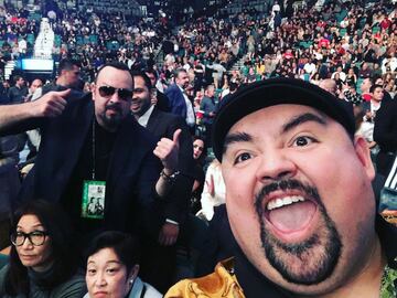 El cantante mexicano también visito el MGM Grand Las Vegas, para apoyar al pugilista y evidentemente a su hija, Ángela Aguilar. 