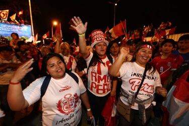 Apoteósico recibimiento a Perú a su llegada a Buenos Aires