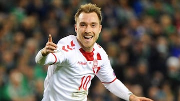 Eirksen hizo tres goles y guió a Dinamarca al Mundial de Rusia.